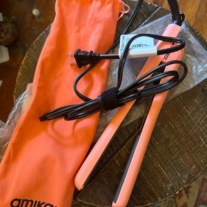 Anika Hair Straightener